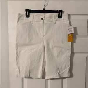 Ruby Rd. Classic White Bermudas size 14P brand new inseam 10” waist 32”